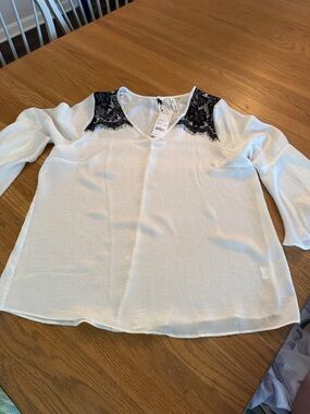NY Collection White Blouse with Black Lace Shoulder Panels